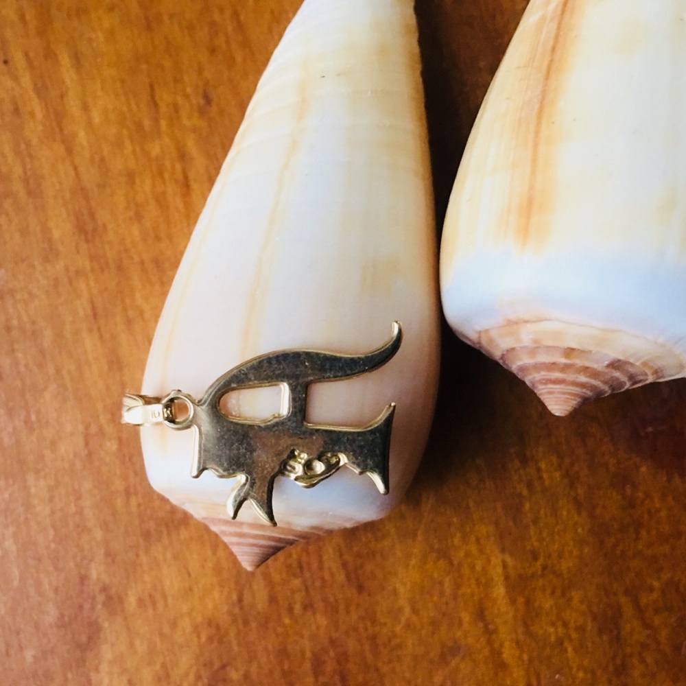 🎄🎁 90s vintage gold charm - Picture 3 of 4